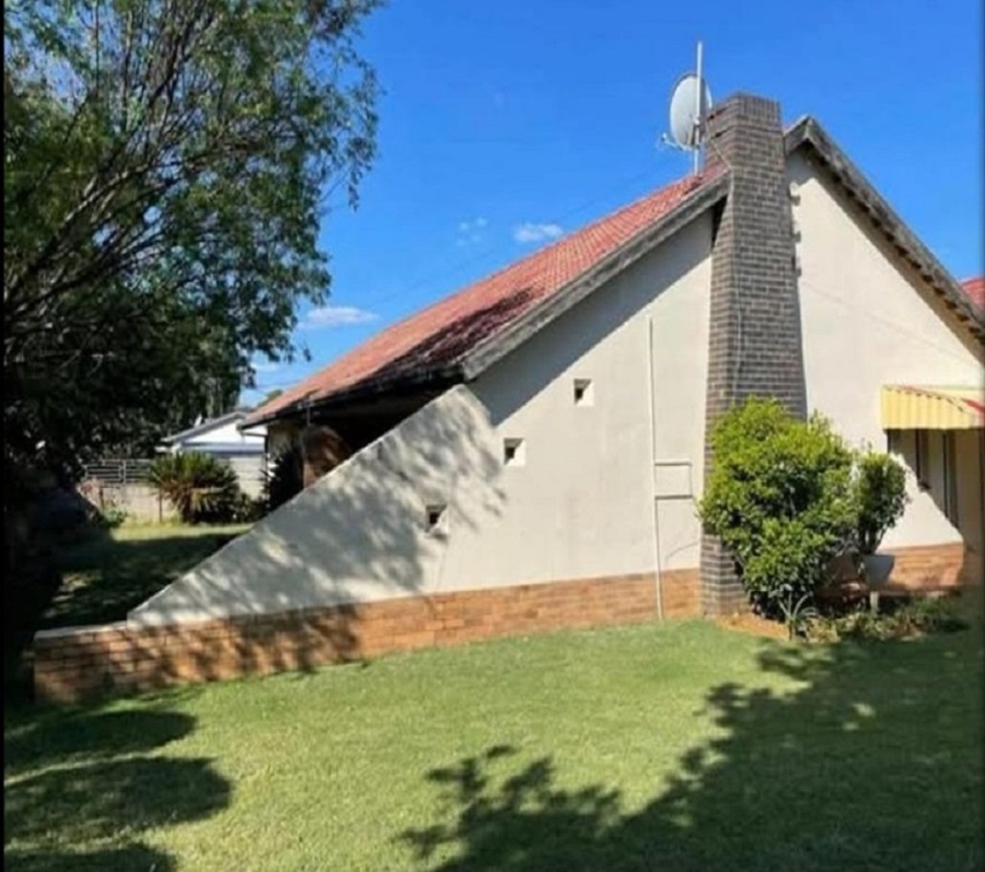 3 Bedroom Property for Sale in Flamwood North West